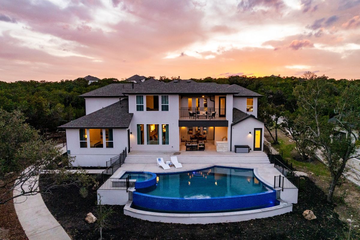 exterior of Austin TX vacation rentals